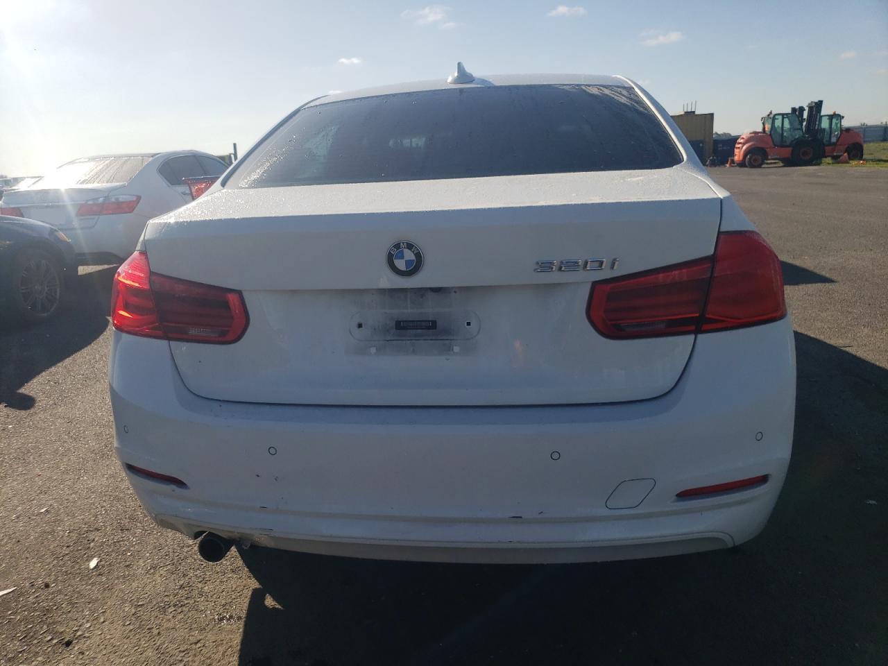 Photo 5 VIN: WBA8A9C34HK864699 - BMW 320 I 