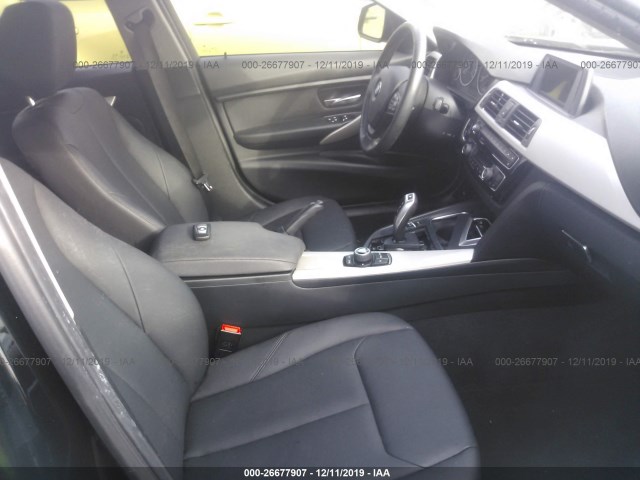 Photo 4 VIN: WBA8A9C35HK863979 - BMW 320I 