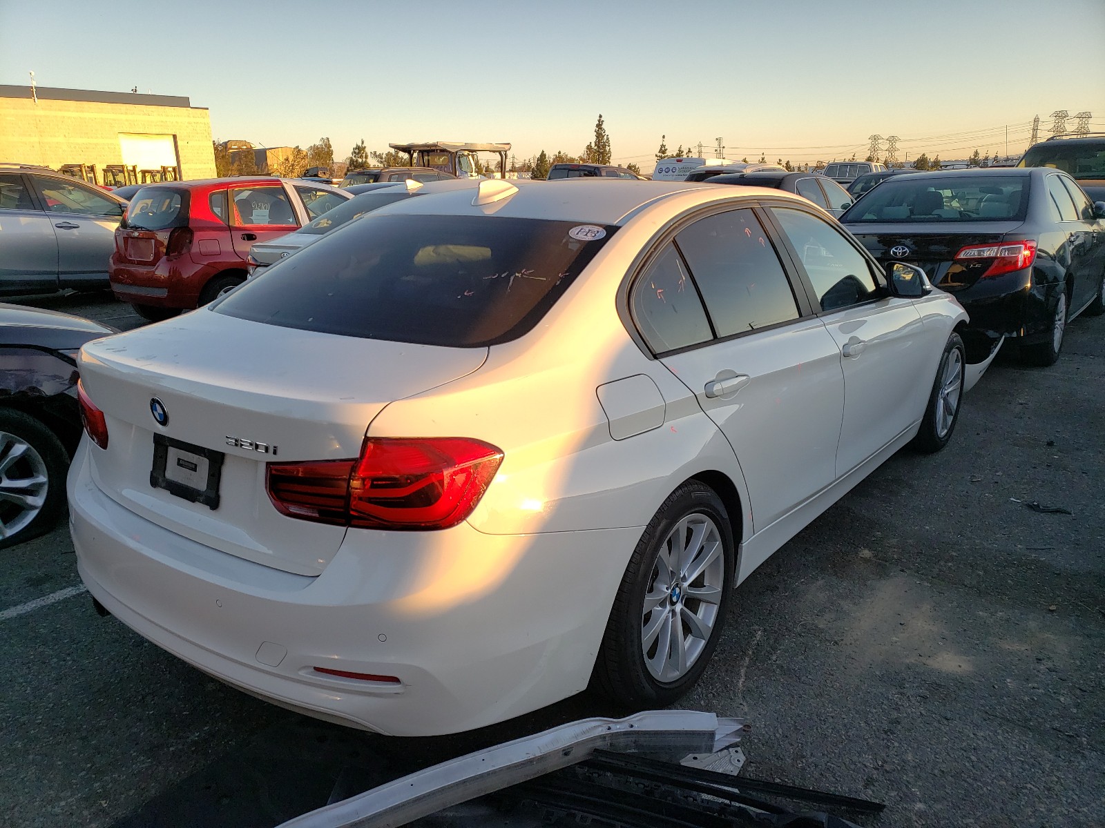 Photo 3 VIN: WBA8A9C50HK620145 - BMW 320 I 