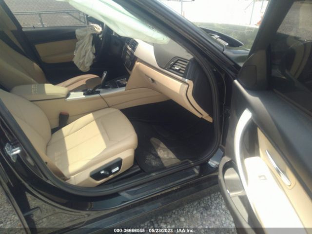 Photo 4 VIN: WBA8A9C52JAH13988 - BMW 320I 