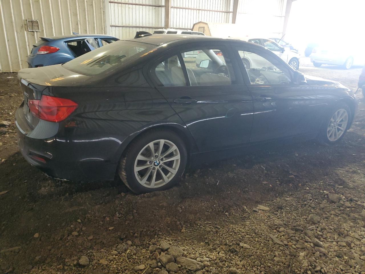 Photo 2 VIN: WBA8A9C5XJAH12684 - BMW 3ER 