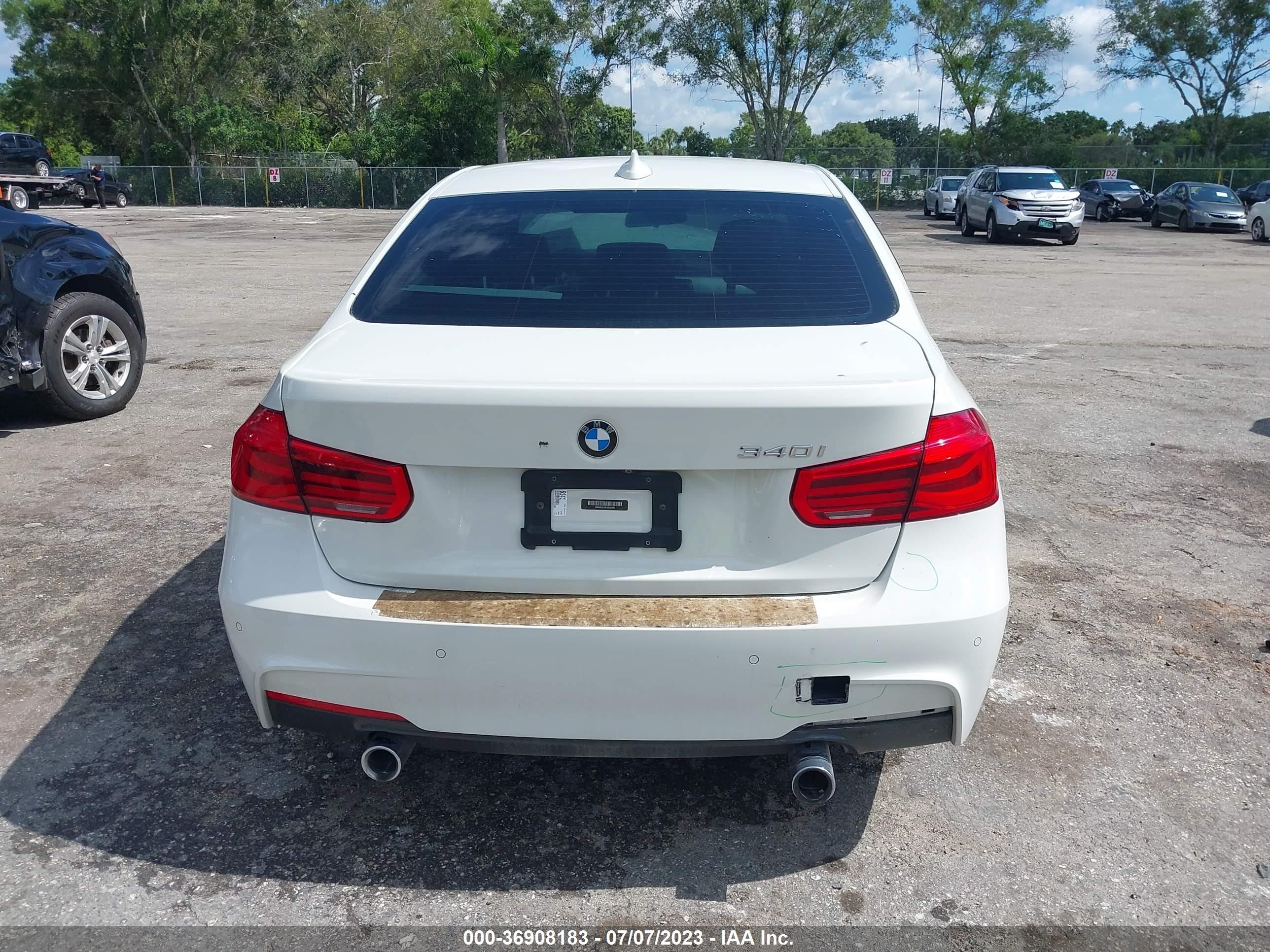 Photo 15 VIN: WBA8B3C58JK843453 - BMW 3 SERIES 