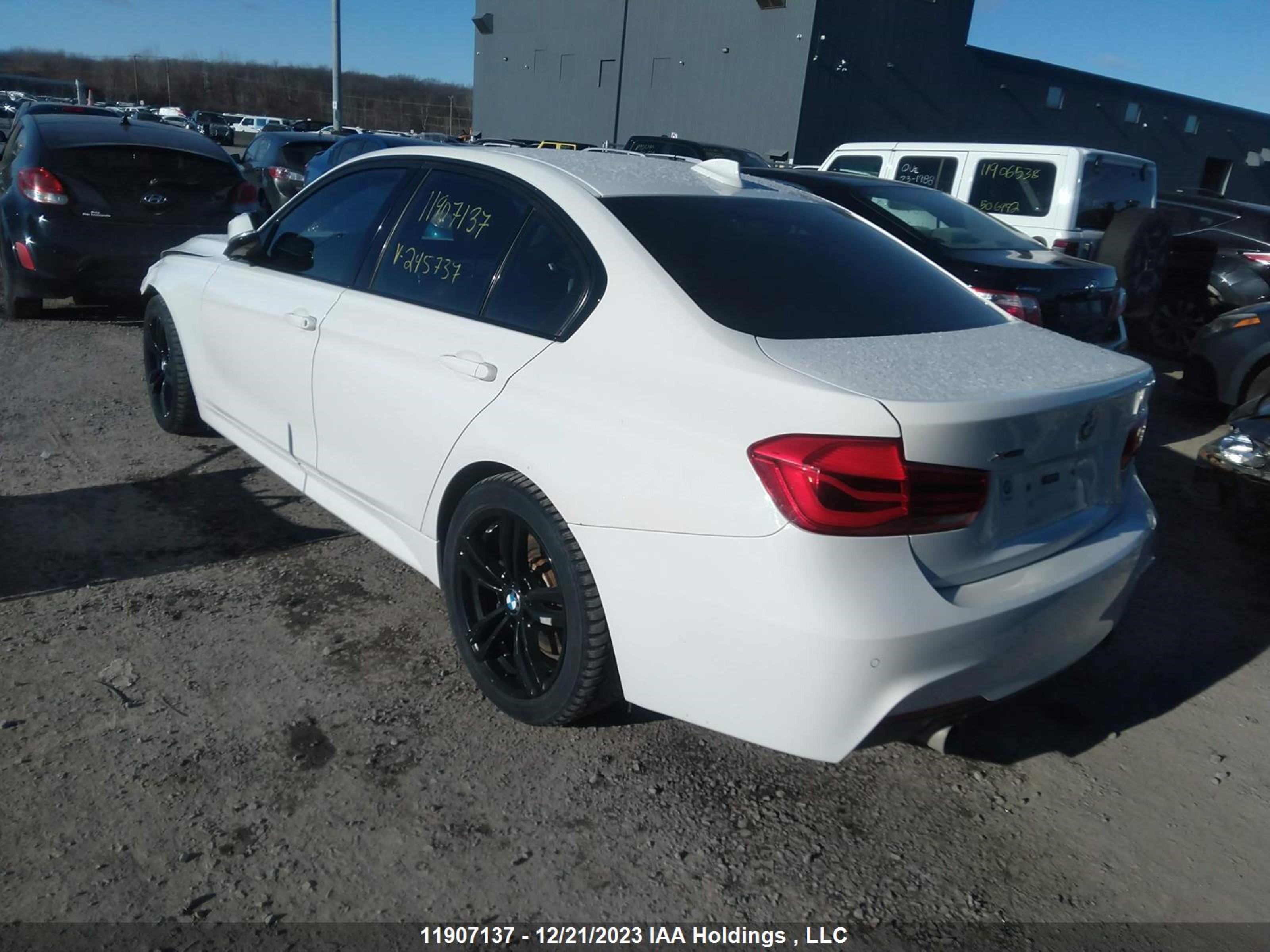 Photo 2 VIN: WBA8B7C34HA245737 - BMW 3ER 