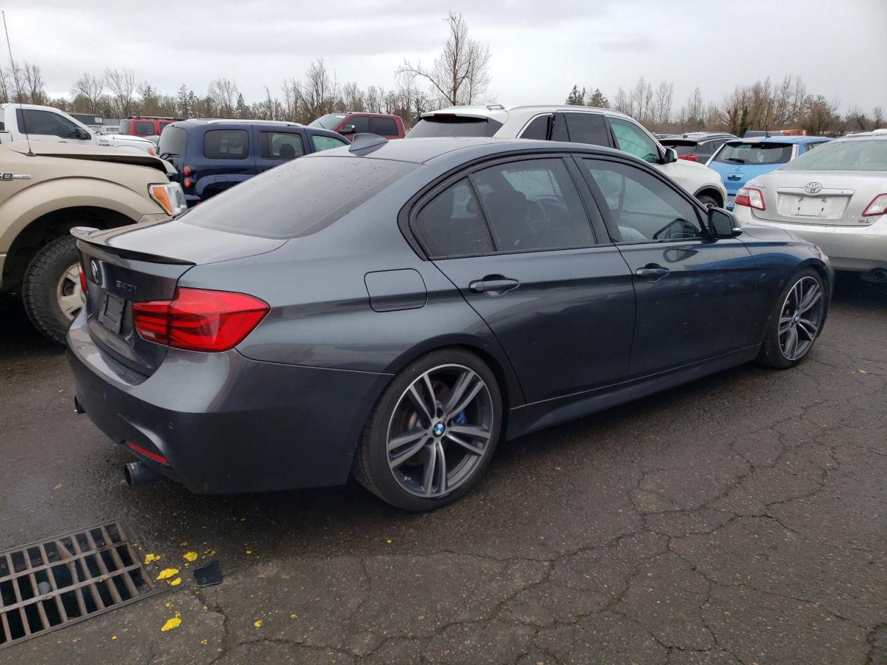 Photo 2 VIN: WBA8B7C56GK368465 - BMW 3 SERIES 