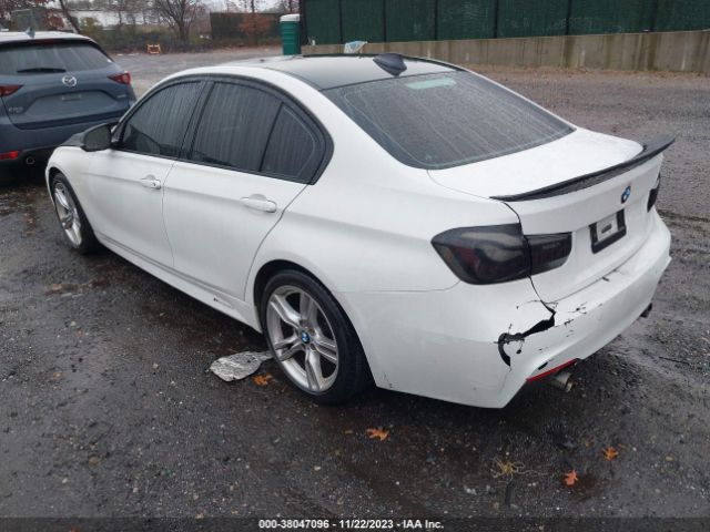 Photo 2 VIN: WBA8B7G34HNU38330 - BMW 340 