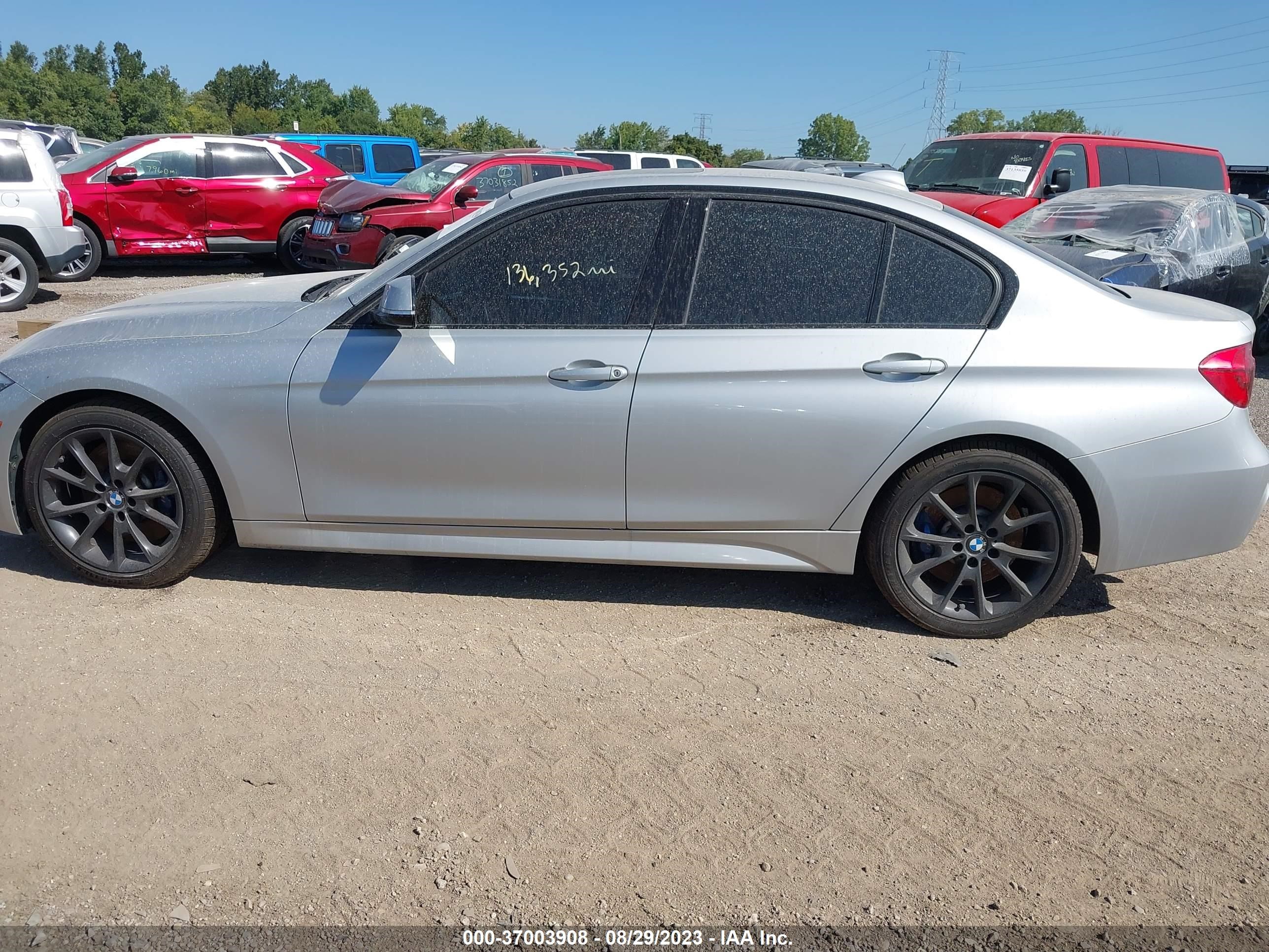 Photo 13 VIN: WBA8B7G3XHNT70910 - BMW 3ER 