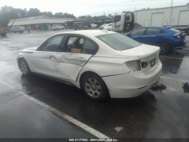 Photo 2 VIN: WBA8B7G52GNT95283 - BMW 3 