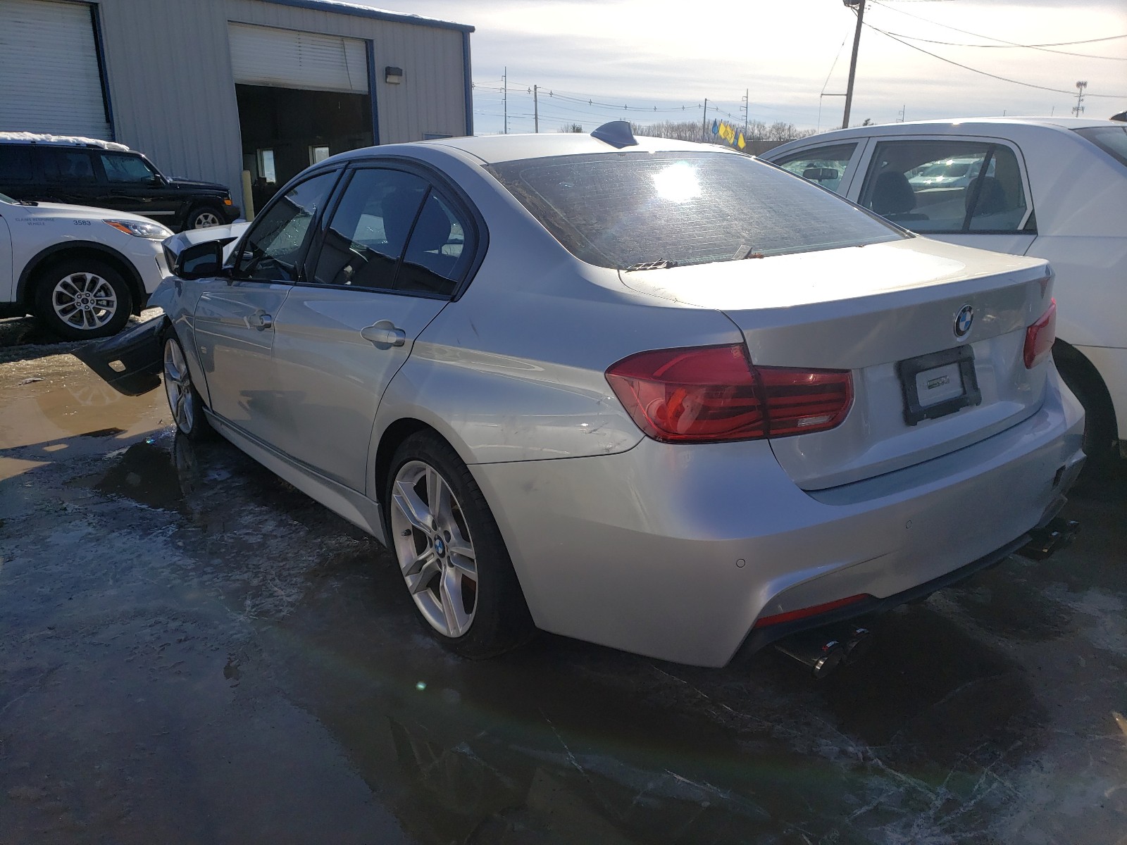 Photo 2 VIN: WBA8B7G53GNT95566 - BMW 340 XI 