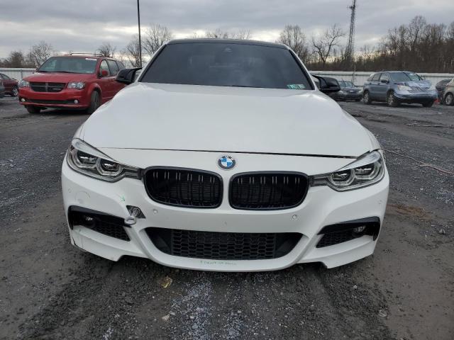 Photo 4 VIN: WBA8B7G5XJNU95266 - BMW 3 SERIES 