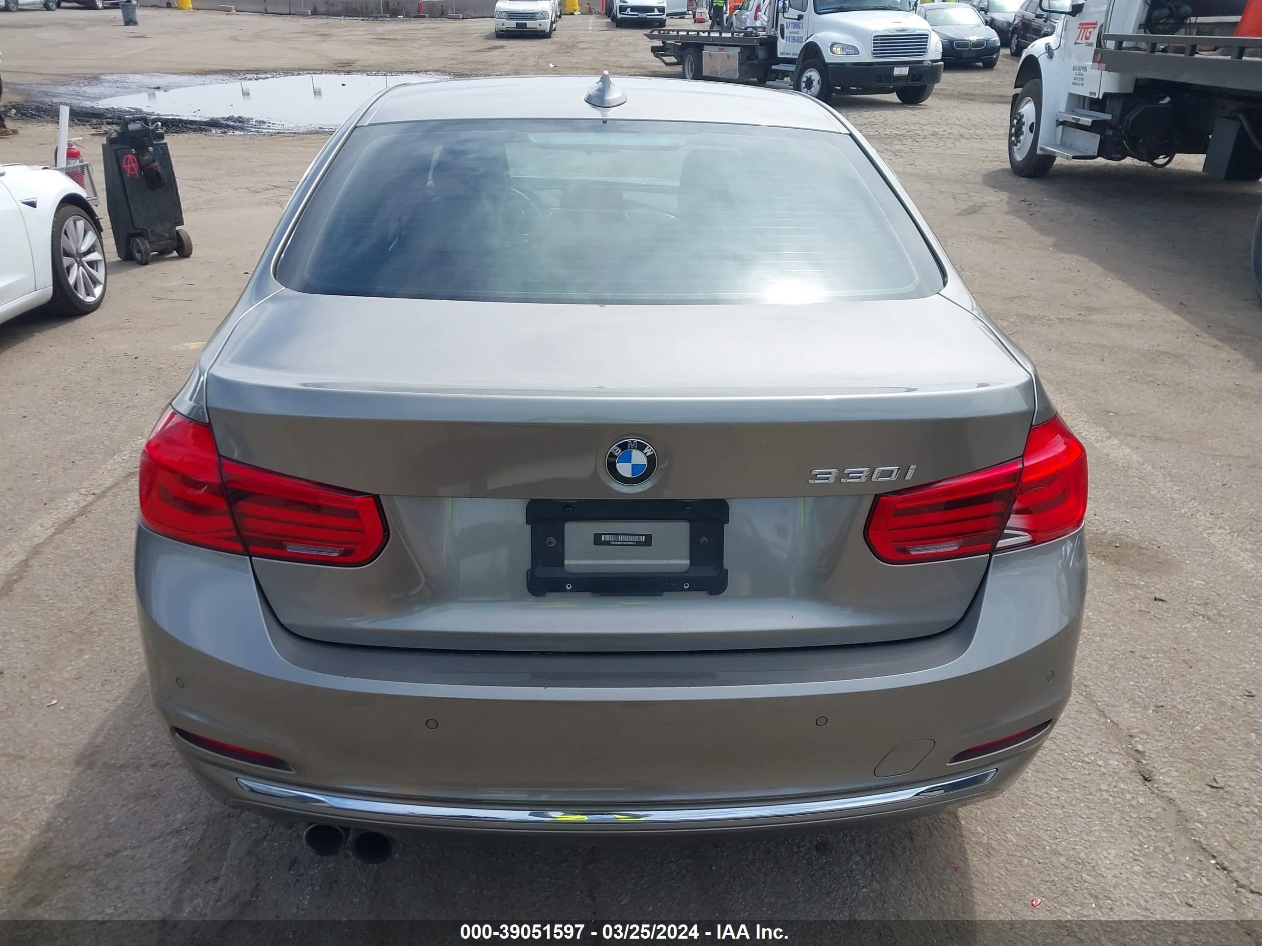 Photo 15 VIN: WBA8B9C35HK884912 - BMW 3ER 