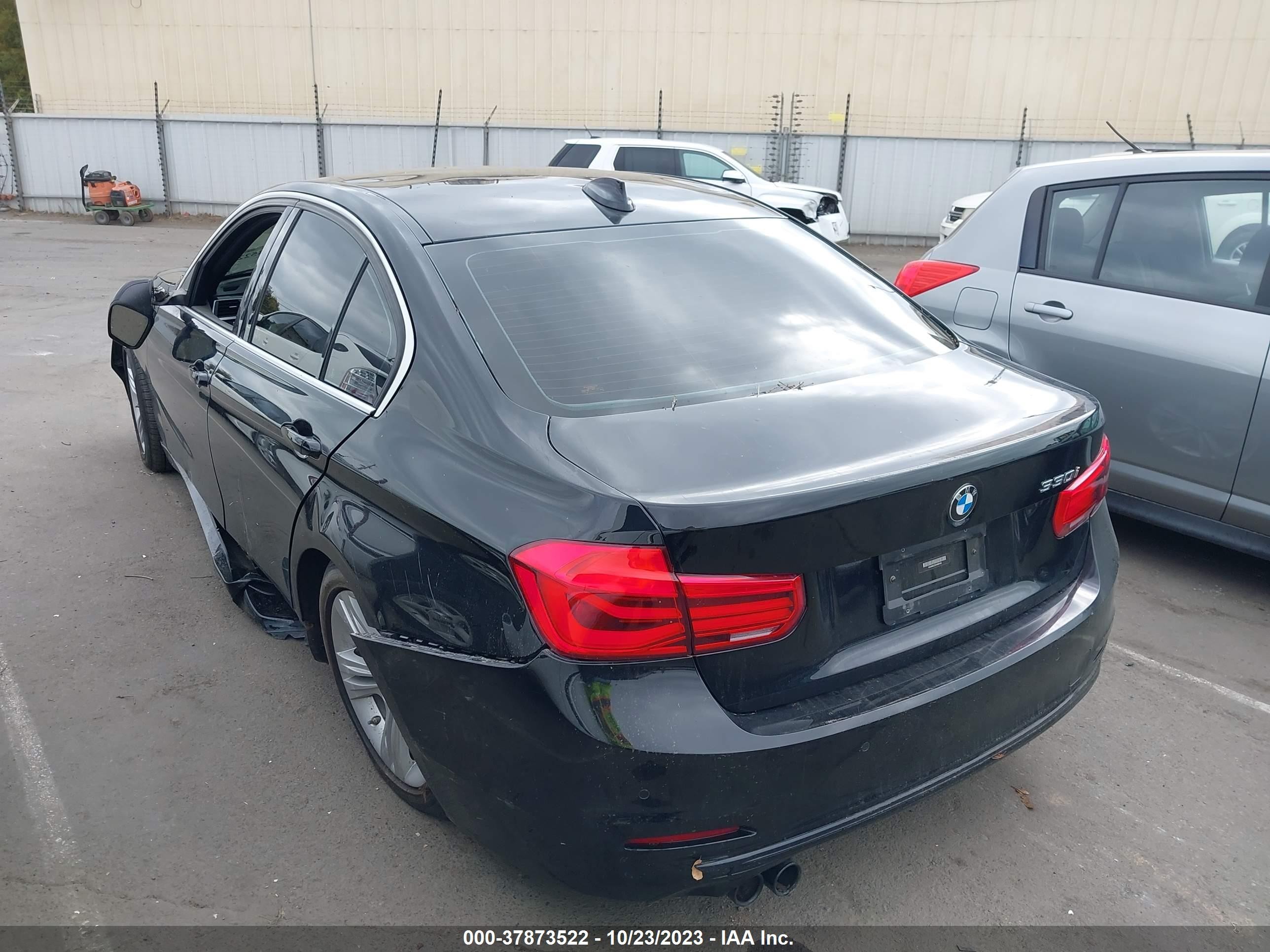 Photo 2 VIN: WBA8B9C36HK885485 - BMW 3ER 