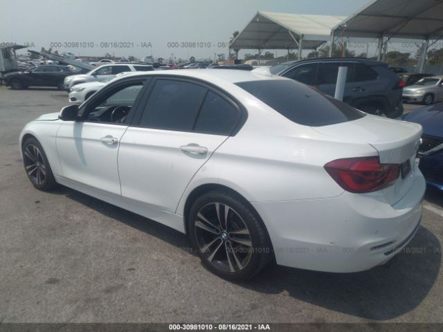 Photo 2 VIN: WBA8B9C50JEE83437 - BMW 3 