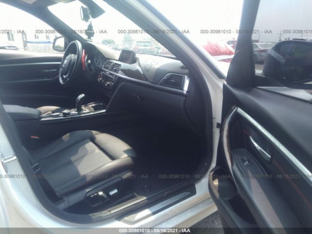 Photo 4 VIN: WBA8B9C50JEE83437 - BMW 3 