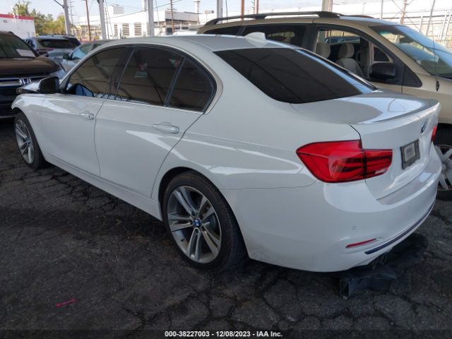 Photo 2 VIN: WBA8B9C51HK675782 - BMW 330I 