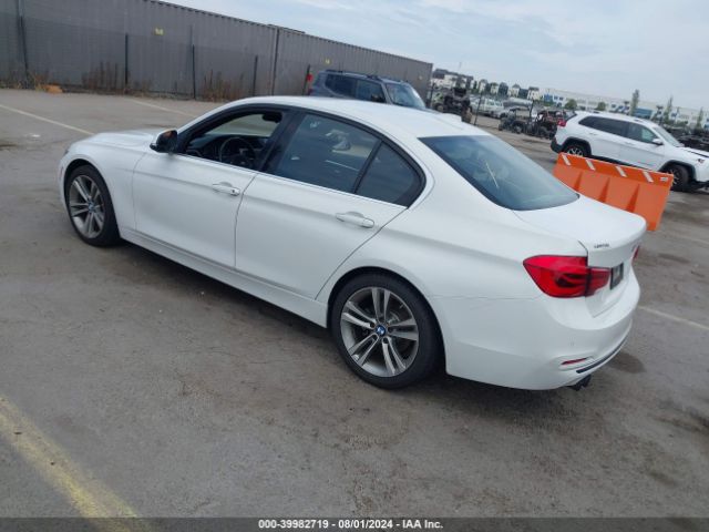 Photo 2 VIN: WBA8B9C52HK675872 - BMW 330I 