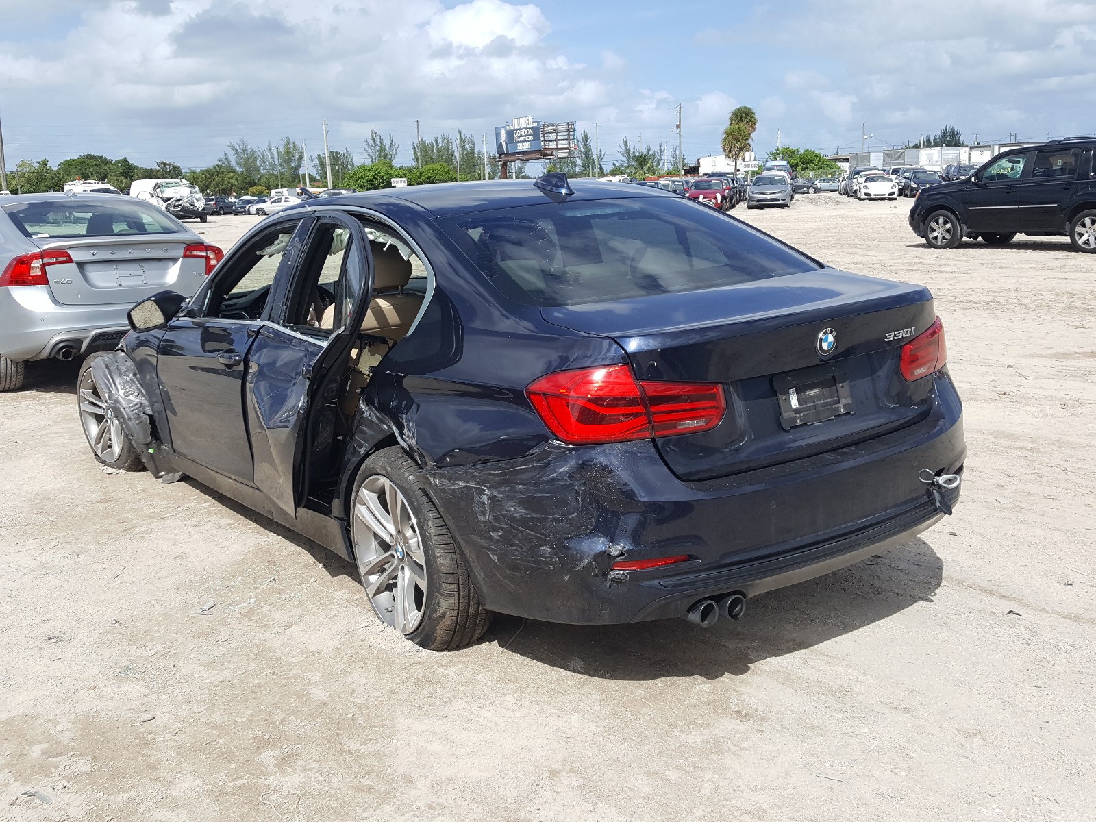 Photo 2 VIN: WBA8B9C55HK676014 - BMW 330 I 