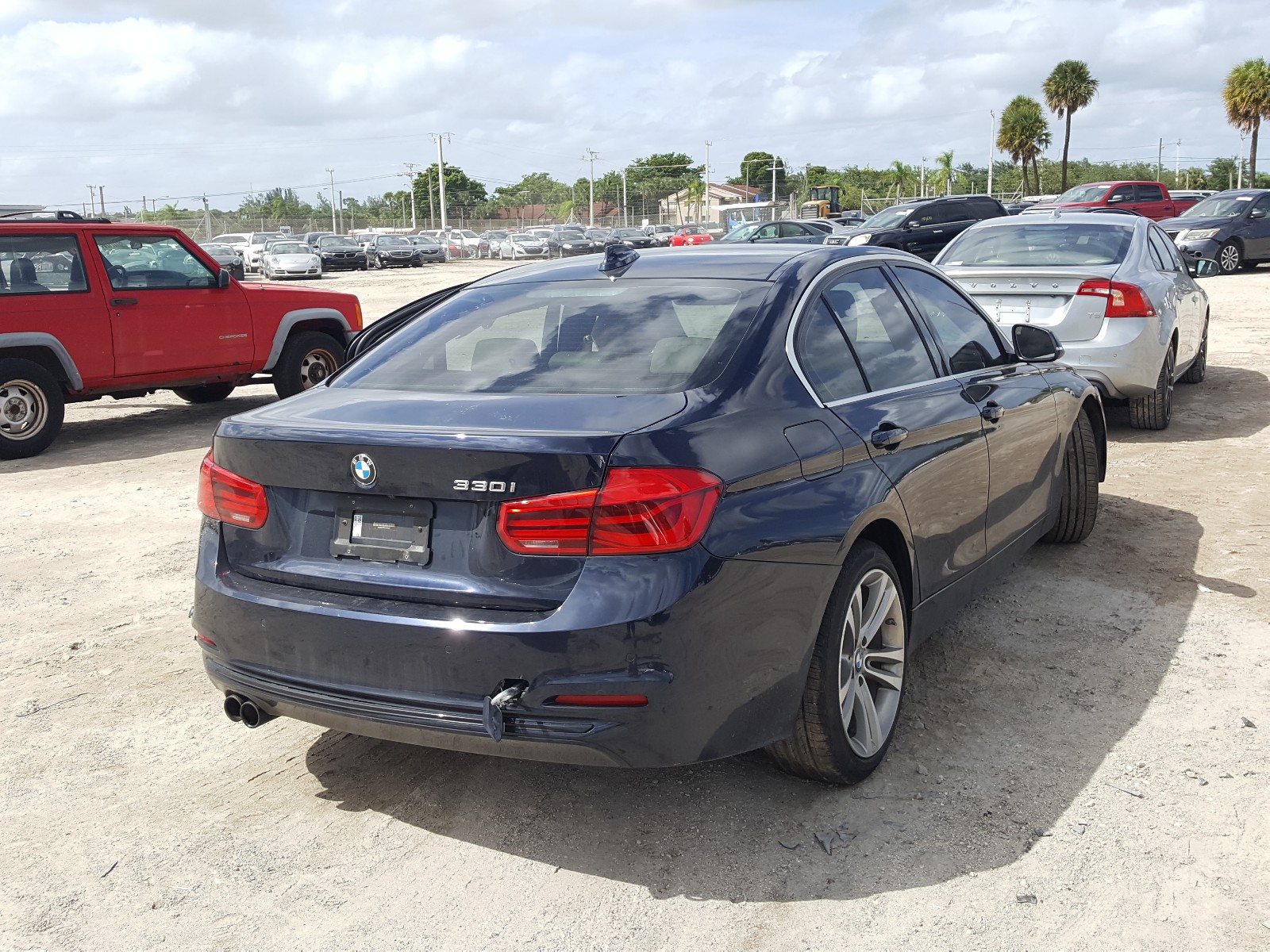 Photo 3 VIN: WBA8B9C55HK676014 - BMW 330 I 