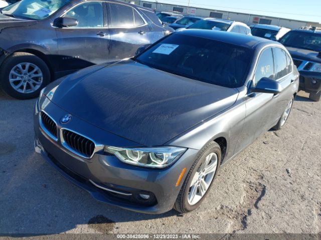 Photo 1 VIN: WBA8B9C57JK677185 - BMW 3 SERIES 