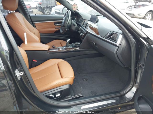 Photo 4 VIN: WBA8B9C5XHK884843 - BMW 330I 