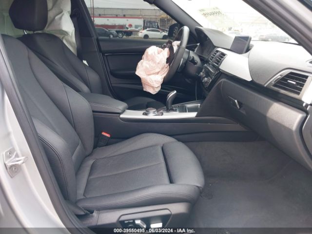 Photo 4 VIN: WBA8B9C5XJK886422 - BMW 330I 