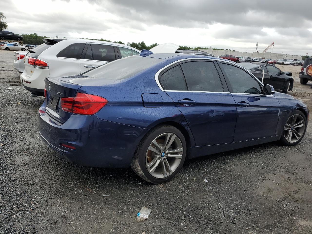 Photo 2 VIN: WBA8B9G30HNU53838 - BMW 3 SERIES 