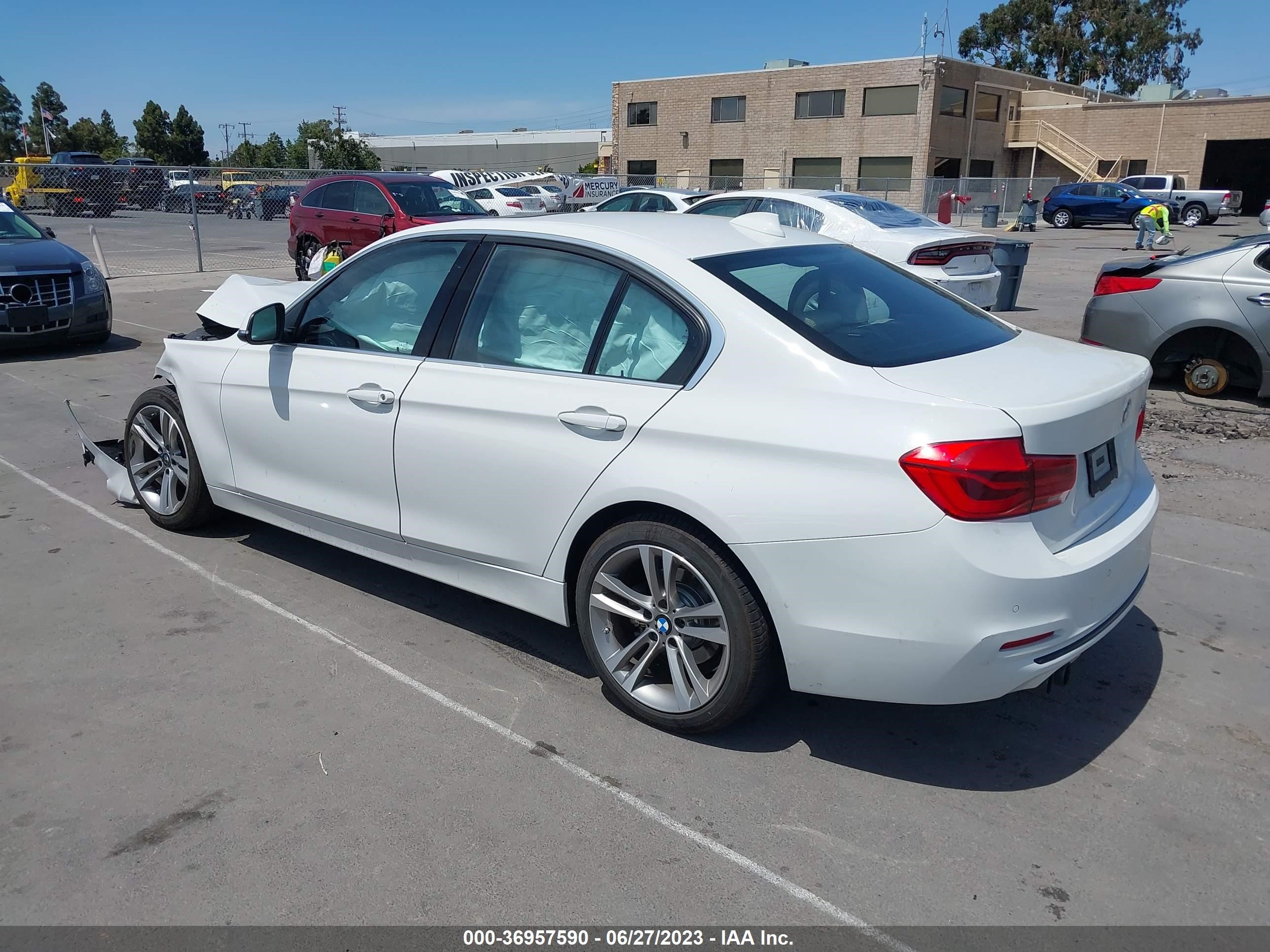 Photo 2 VIN: WBA8B9G32HNU57244 - BMW 3ER 