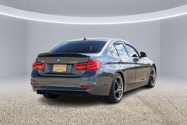 Photo 8 VIN: WBA8B9G3XHNU54270 - BMW 3 SERIES 