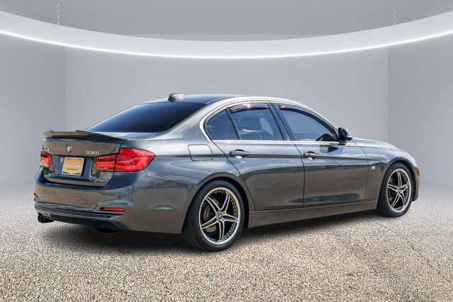 Photo 9 VIN: WBA8B9G3XHNU54270 - BMW 3 SERIES 