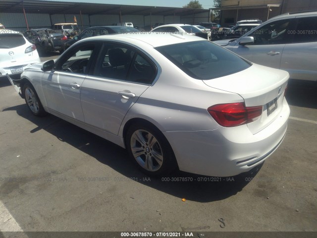 Photo 2 VIN: WBA8B9G51JNU96740 - BMW 330 