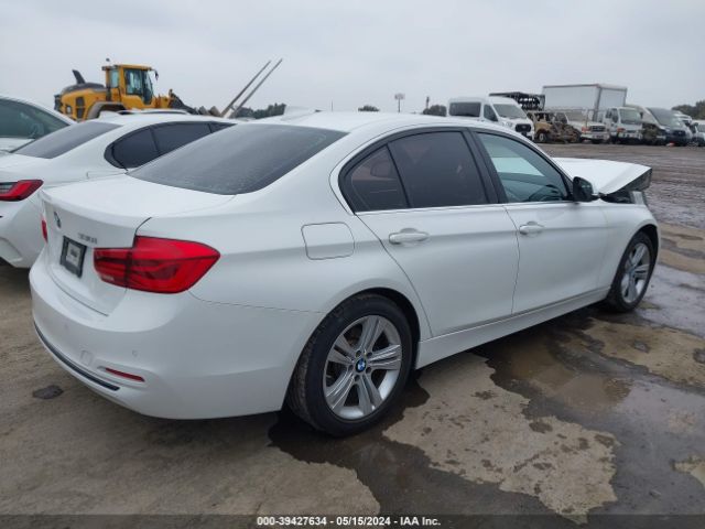 Photo 3 VIN: WBA8B9G52HNU49369 - BMW 3 SERIES 