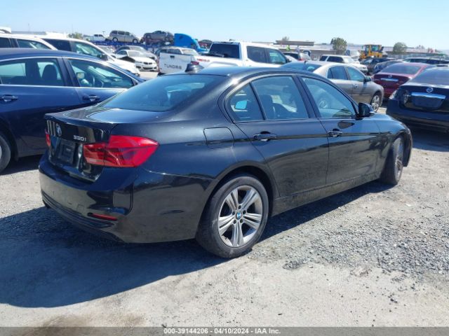 Photo 3 VIN: WBA8B9G52JNU99470 - BMW 330I 