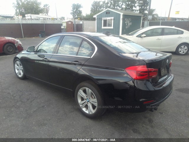 Photo 2 VIN: WBA8B9G55JNV00238 - BMW 3 