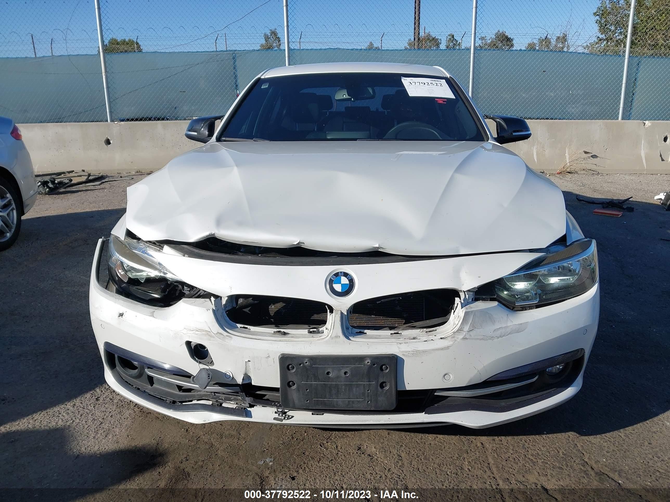 Photo 11 VIN: WBA8B9G5XHNU50348 - BMW 3ER 