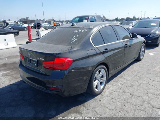 Photo 3 VIN: WBA8B9G5XJNU97370 - BMW 330I 