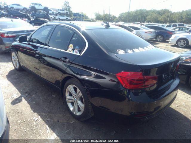 Photo 2 VIN: WBA8B9G5XJNU97496 - BMW 3 SERIES 