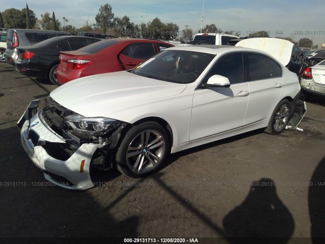 Photo 1 VIN: WBA8B9G5XJNU99457 - BMW 3 