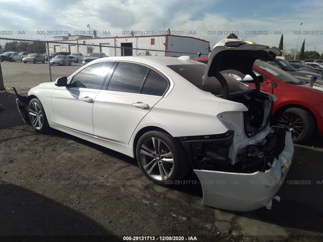 Photo 2 VIN: WBA8B9G5XJNU99457 - BMW 3 