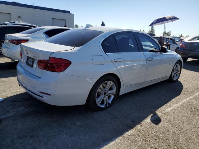 Photo 2 VIN: WBA8B9G5XJNV00204 - BMW 3 SERIES 