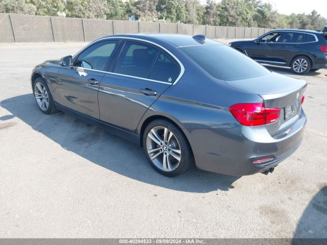 Photo 2 VIN: WBA8B9G5XJNV00591 - BMW 330I 