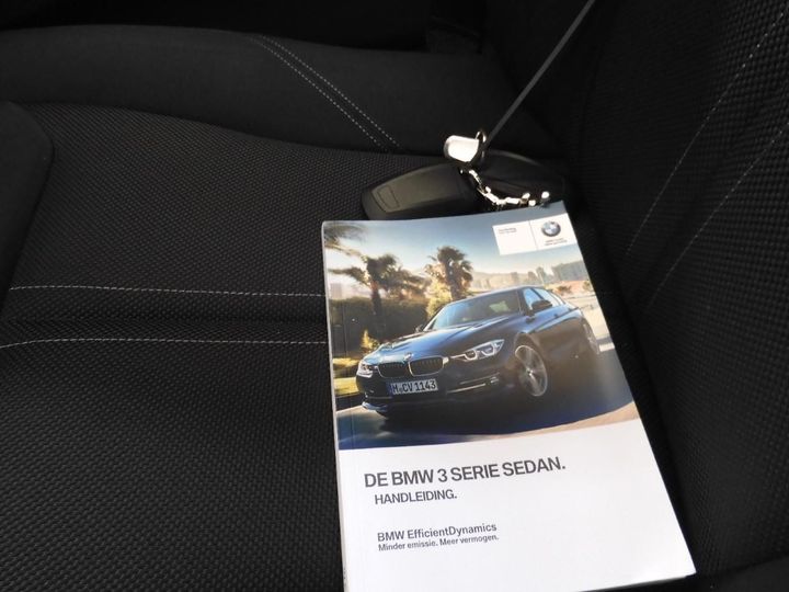 Photo 33 VIN: WBA8D11000A153903 - BMW 3 SERIE SEDAN 