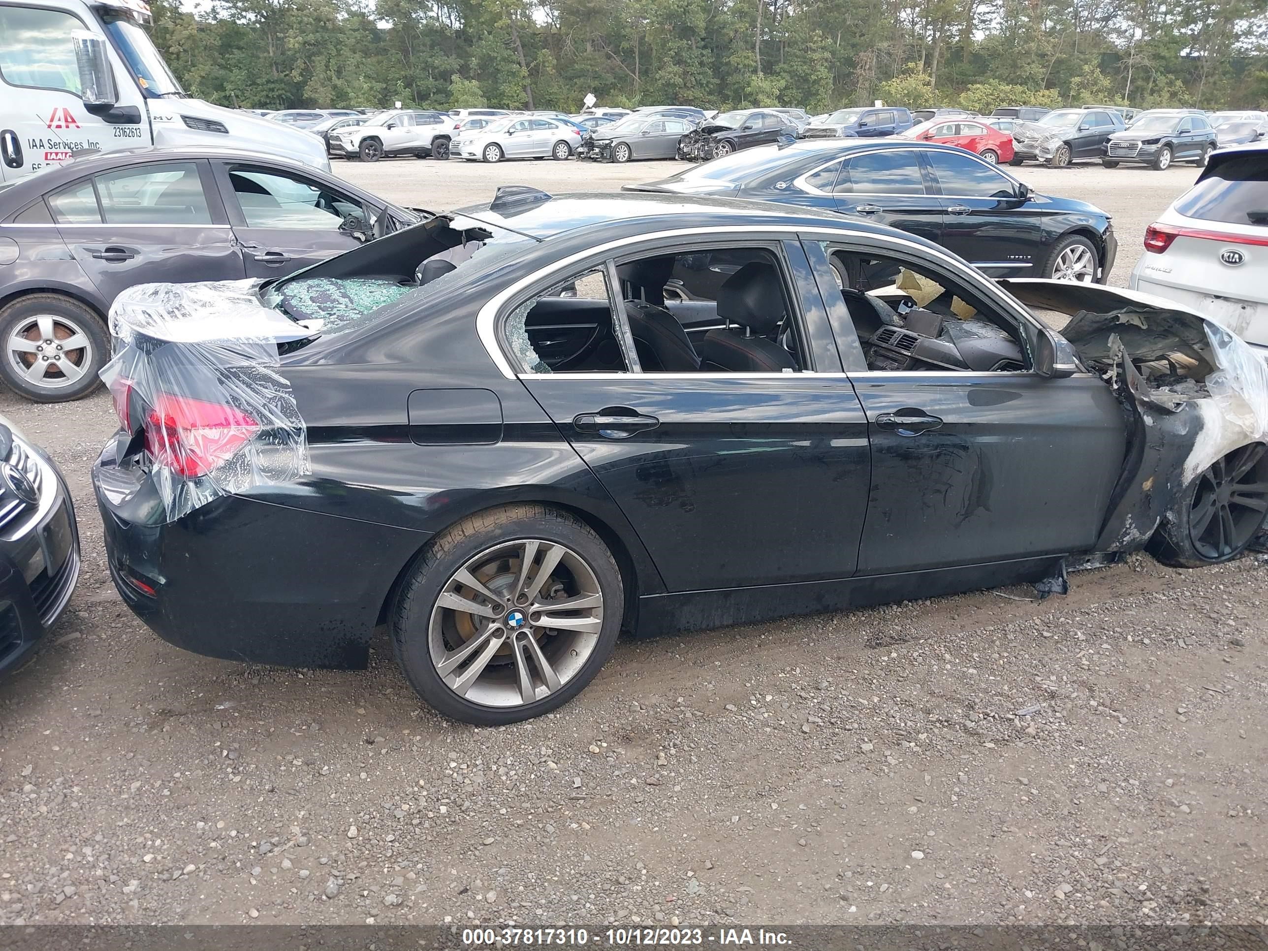 Photo 11 VIN: WBA8D9C32HA011845 - BMW 3ER 