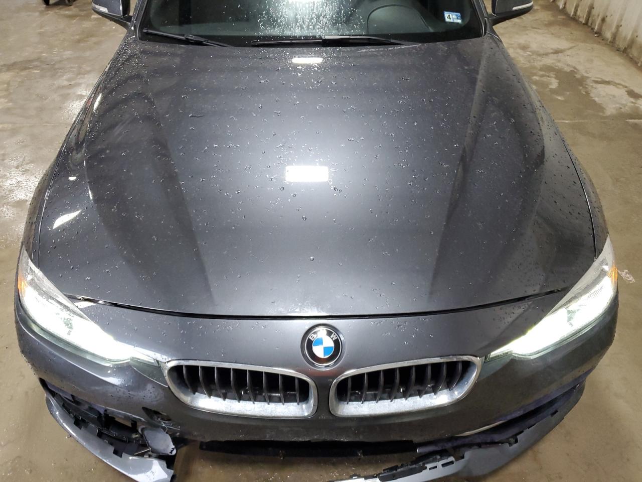 Photo 10 VIN: WBA8D9C35HA005716 - BMW 3ER 