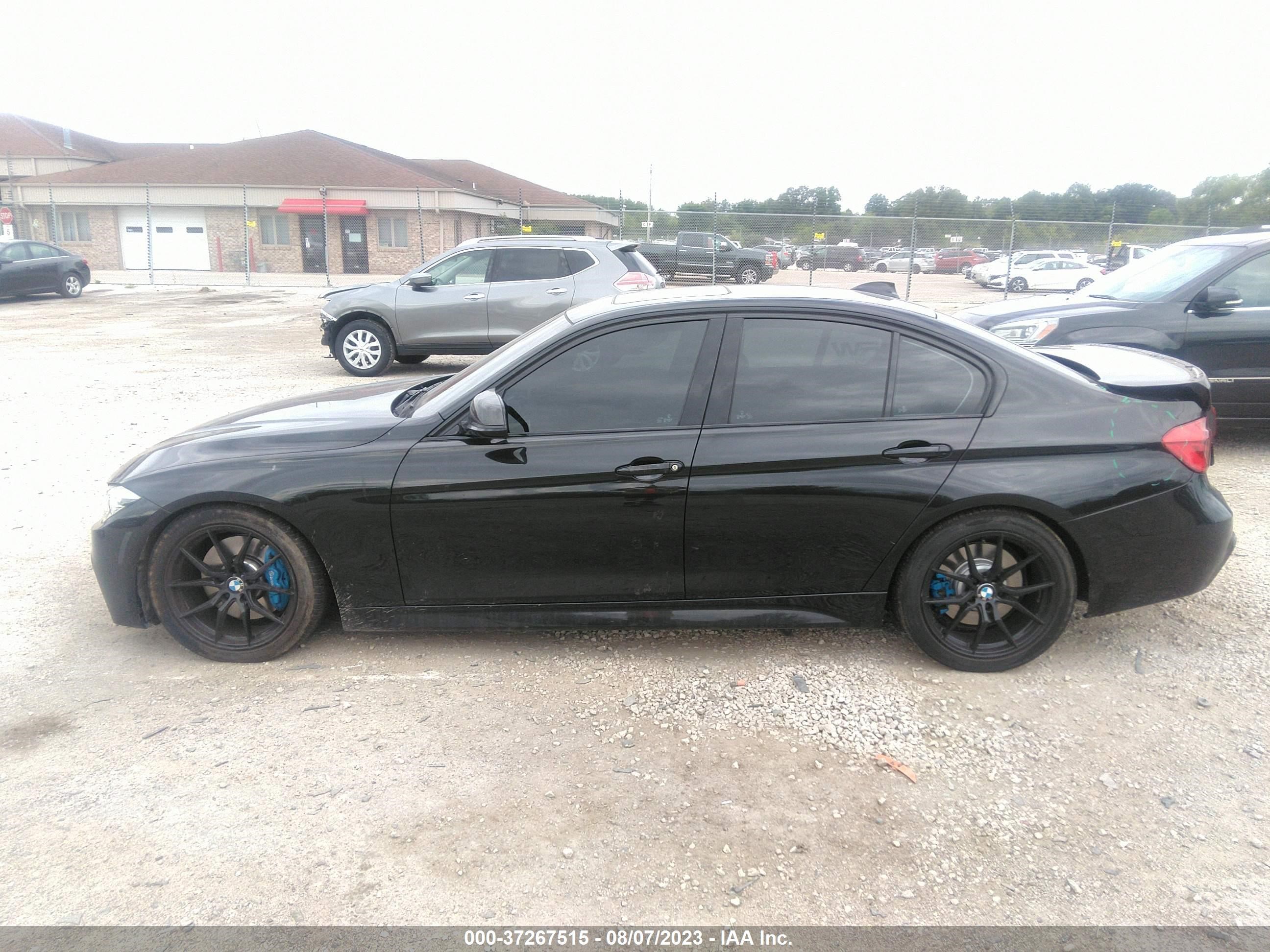 Photo 13 VIN: WBA8D9C36HA004400 - BMW 3ER 