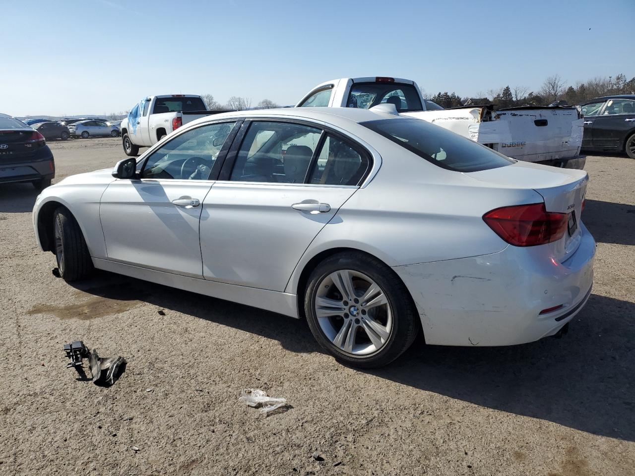 Photo 1 VIN: WBA8D9C50JA607706 - BMW 330 XI 