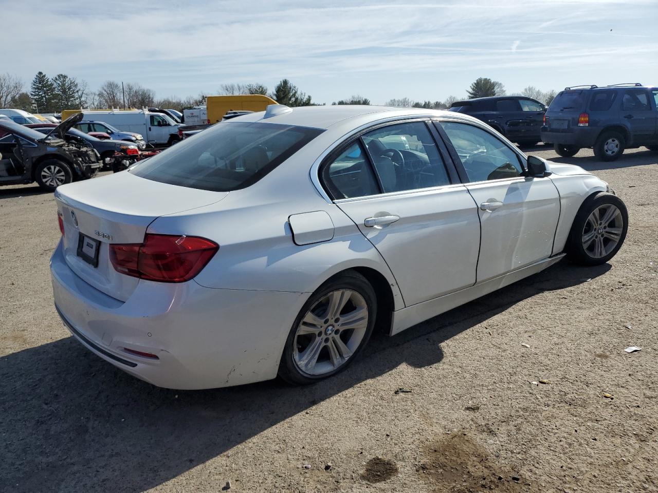 Photo 2 VIN: WBA8D9C50JA607706 - BMW 330 XI 