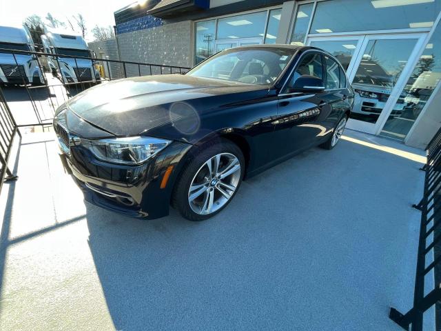 Photo 1 VIN: WBA8D9C52JEM33923 - BMW 330 XI 