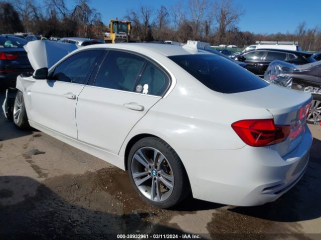 Photo 2 VIN: WBA8D9C54JA615694 - BMW 330I 