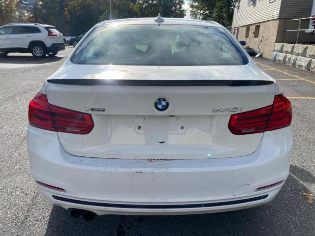 Photo 4 VIN: WBA8D9C57JEM33139 - BMW 330 XI 