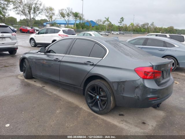 Photo 2 VIN: WBA8D9C5XJA615781 - BMW 330I 