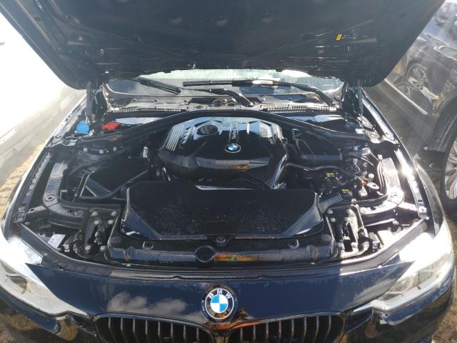 Photo 6 VIN: WBA8D9C5XJEM32213 - BMW 330 XI 